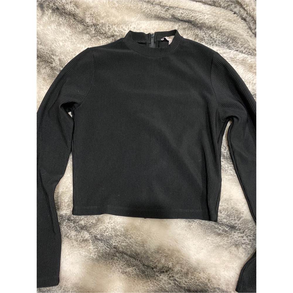 Long sleeve black top